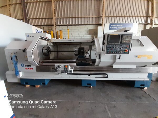 ROMI M680- Torno Horizontal CNC