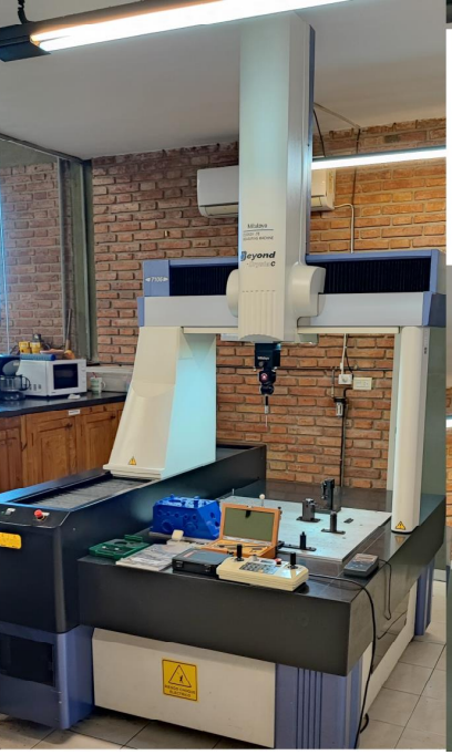 Máquina de medir por coordenadas Mitutoyo