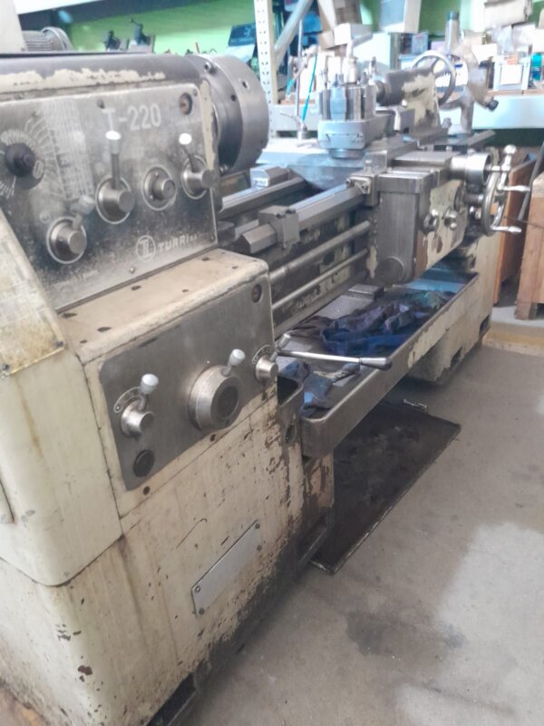 Turri T-220 - Torno
