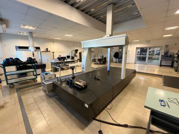 47783804-f488-48d5-bb58-3ea70db89c29 brown & sharpe Global Advantage 15-30-10 - Maquina de medir