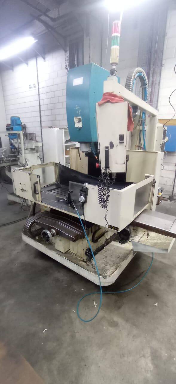 Ping Jeng Taiwan DPM-V5 - Fresadora CNC