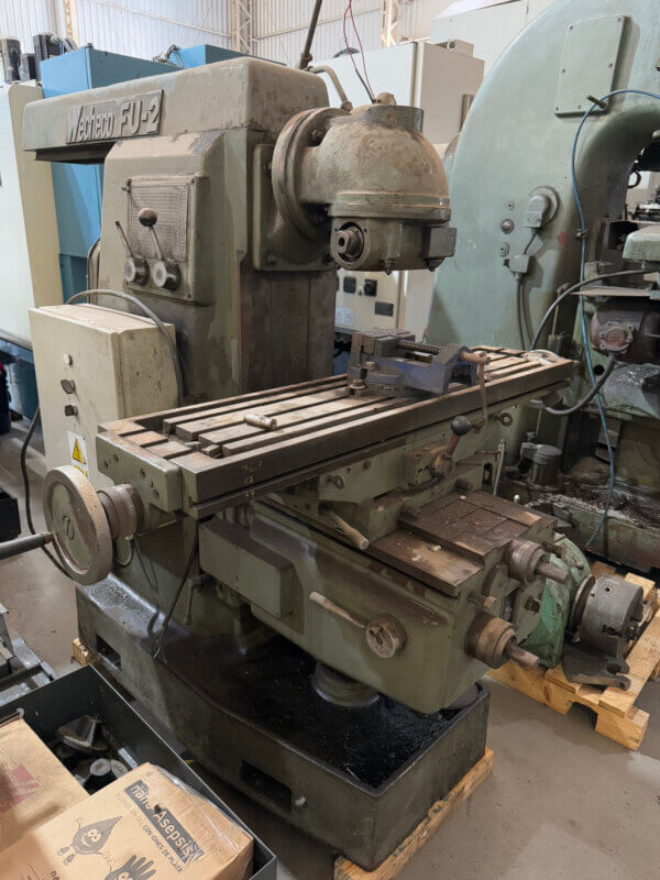 Fresadora Wecheco FU-2