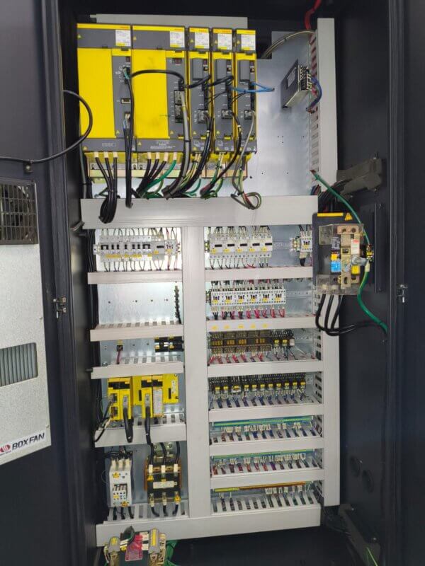 Doosan MV-4020D- Centro de mecanizado vertical