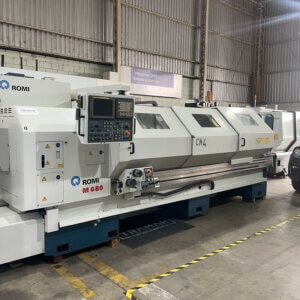 ROMI M680- Torno Horizontal CNC